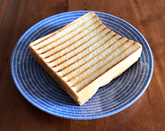 8枚切り食パン2枚